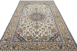 Surface texture of 2000s Kashan rug with natural Wool and intricate pattern