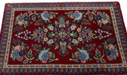 Surface texture of New Kashan rug with natural Cork and intricate pattern