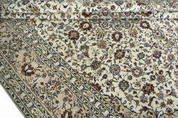 Close-up detail of 2000s Kashan rug from Iran / Persia showing Cork weave
