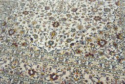 Close-up detail of 2000s Kashan rug from Iran / Persia showing Cork weave