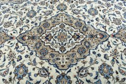 Central medallion detail of 2000s Kashan rug from Iran / Persia