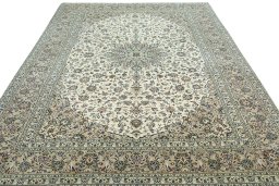 Surface texture of 2000s Kashan rug with natural Wool and intricate pattern