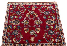 Surface texture of 2000s Kashan rug with natural Wool and intricate pattern