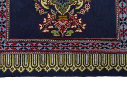Central medallion detail of New Kashan rug from Iran / Persia