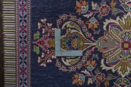 Close-up detail of New Kashan rug from Iran / Persia showing Cork weave