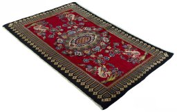 Corner detail of New Kashan rug showing border pattern and Wool pile