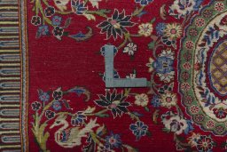 Close-up detail of New Kashan rug from Iran / Persia showing Wool weave