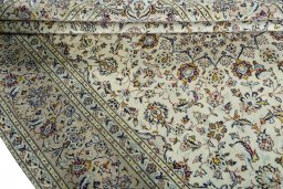 Close-up detail of 1970s Kashan rug from Iran / Persia showing Wool weave