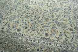 Close-up detail of 1970s Kashan rug from Iran / Persia showing Wool weave
