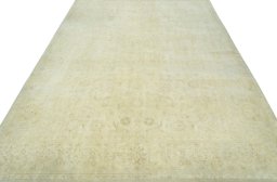 Surface texture of 1970s Kashan rug with natural Wool and intricate pattern