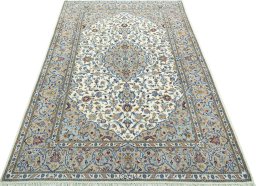 Surface texture of New Kashan rug with natural Cork and intricate pattern