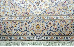 Full view of New Kashan rug from Iran / Persia, 217 × 141 cm in Beige tones