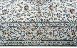 Close-up detail of New Kashan rug from Iran / Persia showing Cork weave