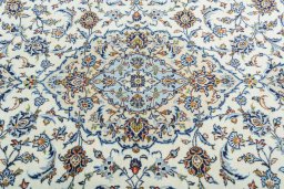 Central medallion detail of New Kashan rug from Iran / Persia