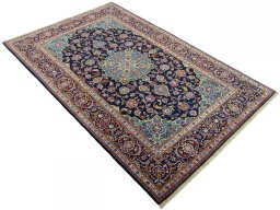 Close-up detail of New Kashan rug from Iran / Persia showing Cork weave