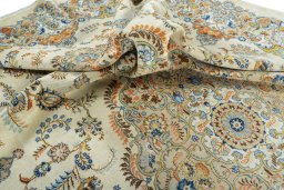 Surface texture of 1970s Kashan rug with natural Wool and intricate pattern