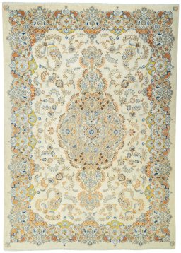 Full view of 1970s Kashan rug from Iran / Persia, 463 × 327 cm in Beige tones