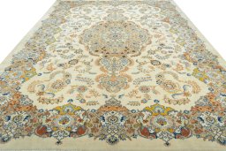 Surface texture of 1970s Kashan rug with natural Wool and intricate pattern