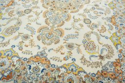 Close-up detail of 1970s Kashan rug from Iran / Persia showing Wool weave