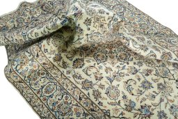 Surface texture of New Kashan rug with natural Wool and intricate pattern
