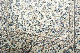 Close-up detail of New Kashan rug from Iran / Persia showing Wool weave