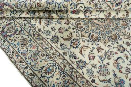 Close-up detail of New Kashan rug from Iran / Persia showing Wool weave
