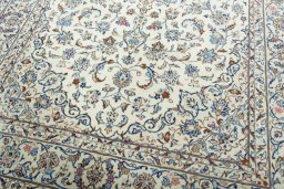 Close-up detail of New Kashan rug from Iran / Persia showing Wool weave