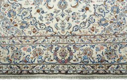 Full view of New Kashan rug from Iran / Persia, 315 × 200 cm in Beige tones