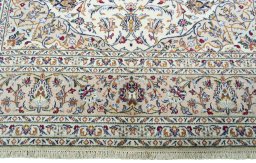 Full view of New Kashan rug from Iran / Persia, 300 × 201 cm in Beige tones