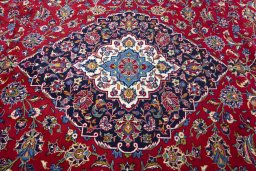 Central medallion detail of Unknown Kashan rug from Iran / Persia
