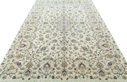 Surface texture of New Kashan rug with natural Wool and intricate pattern