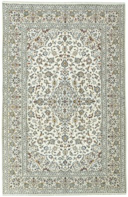 Full view of New Kashan rug from Iran / Persia, 303 × 198 cm in Beige tones