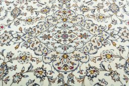 Central medallion detail of New Kashan rug from Iran / Persia