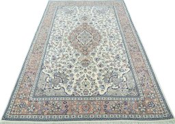 Surface texture of New Kashan rug with natural Wool and intricate pattern