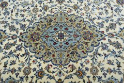 Central medallion detail of New Kashan rug from Iran / Persia