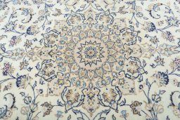 Central medallion detail of New Kashan rug from Iran / Persia