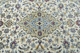 Central medallion detail of New Kashan rug from Iran / Persia