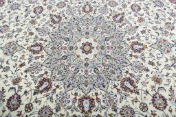 Central medallion detail of New Kashan rug from Iran / Persia