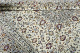 Close-up detail of New Kashan rug from Iran / Persia showing Wool weave