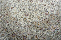 Close-up detail of New Kashan rug from Iran / Persia showing Wool weave