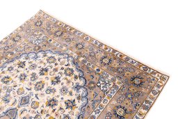 Surface texture of 1980s Kashan rug with natural Wool and intricate pattern