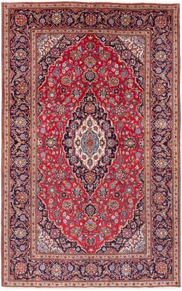 Full view of 1975s Kashan rug from Iran / Persia, 307 × 192 cm in Red tones