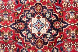 Full view of 1999s Kashan rug from Iran / Persia, 300 × 98 cm in Red tones