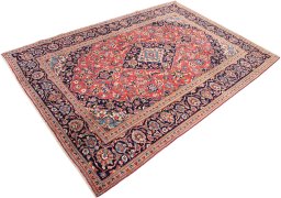 Corner detail of 1980s Kashan rug showing border pattern and Wool pile