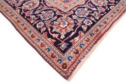 Central medallion detail of 1980s Kashan rug from Iran / Persia