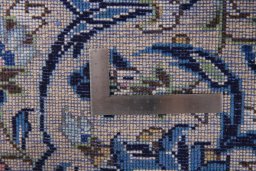 Surface texture of 1990s Kashan rug with natural Wool and intricate pattern