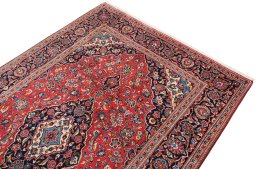 Surface texture of 1990s Kashan rug with natural Wool and intricate pattern
