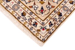 Central medallion detail of 1988s Kashan rug from Iran / Persia