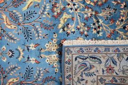 Close-up detail of 1950s Kashan rug from Iran / Persia showing Wool weave