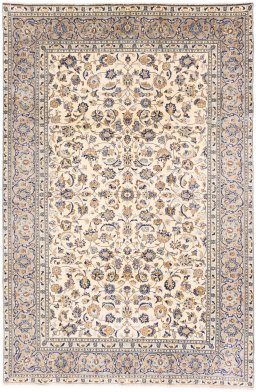 Full view of 1985s Kashan rug from Iran / Persia, 290 × 192 cm in Beige tones